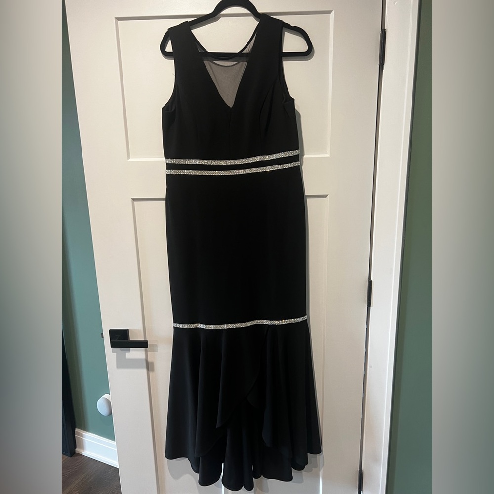R&M Richards Black and White Sleeveless V-Neck High Low Gown